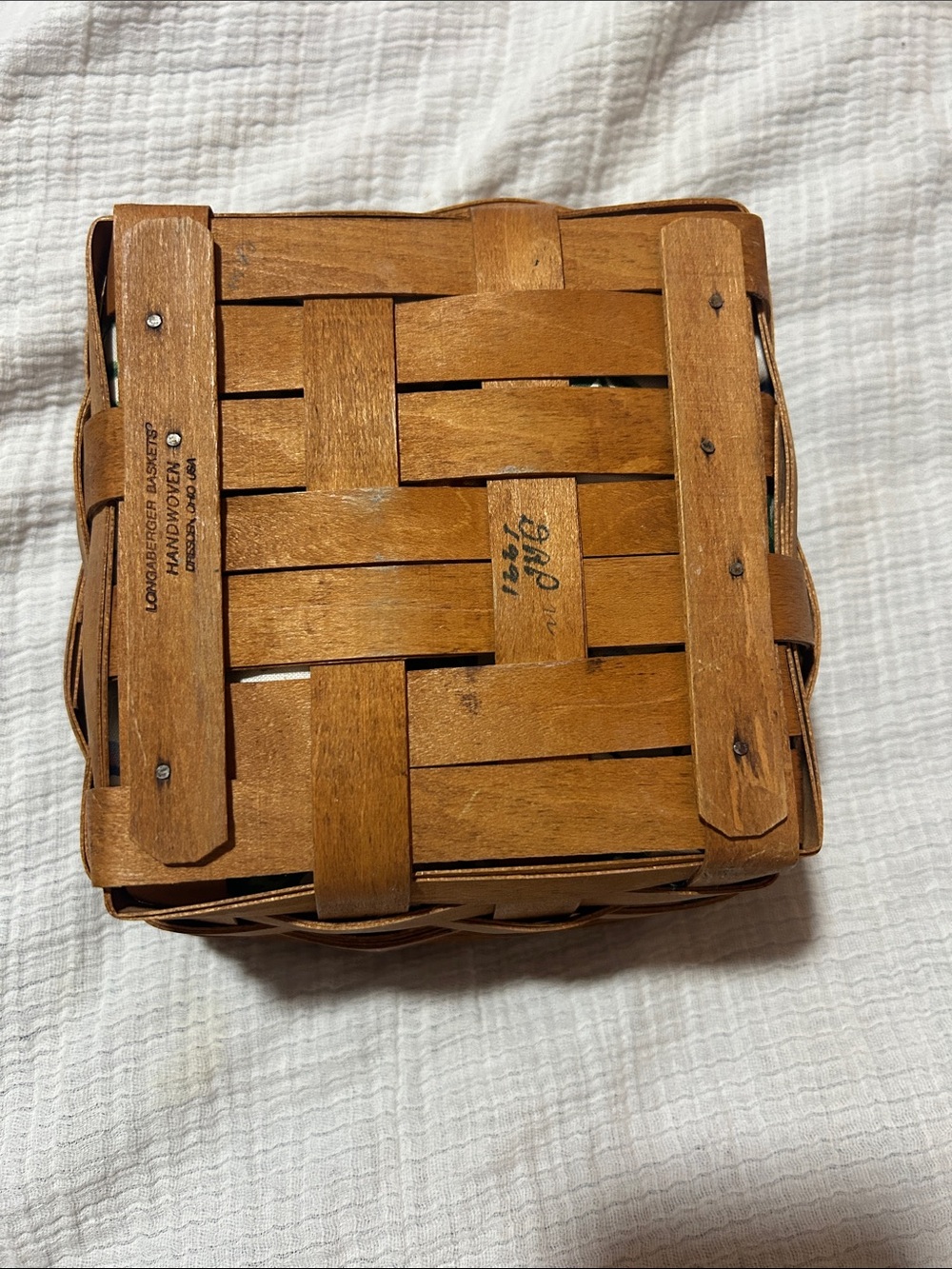 Longaberger VINTAGE Square Basket w/yellow and pink rose florals & plastic liner - Picture 3 of 5